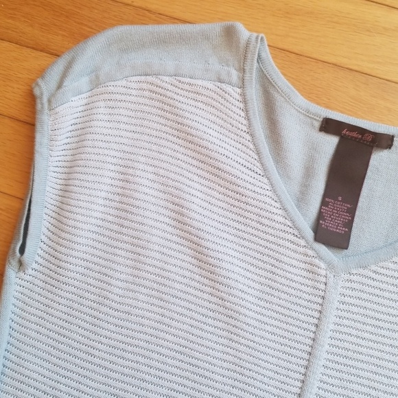 Sleeveless Knitted Top - Picture 2 of 3